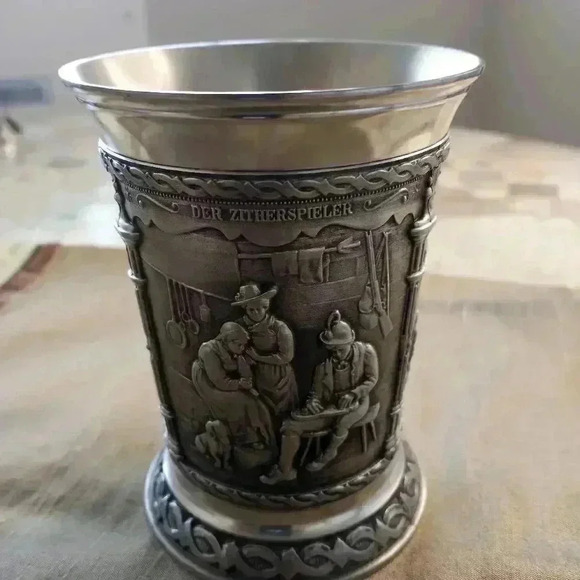 MUG GERMAN 1992 ETCHED Collectible - Picture 2 of 5